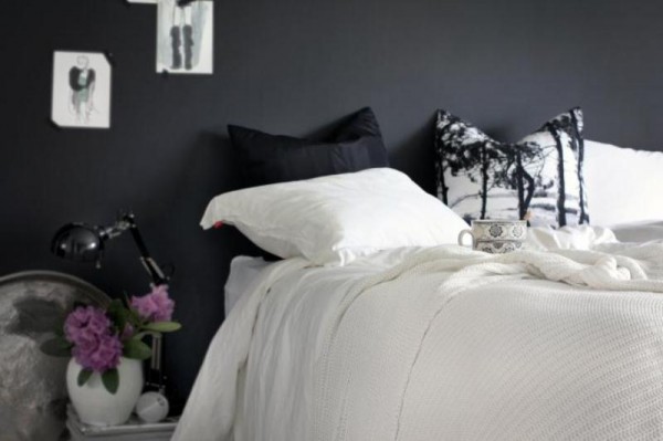 Feminine black & white bedroom