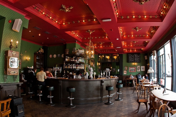 Incorporating Industrial Interior Design Features Into a Period Building