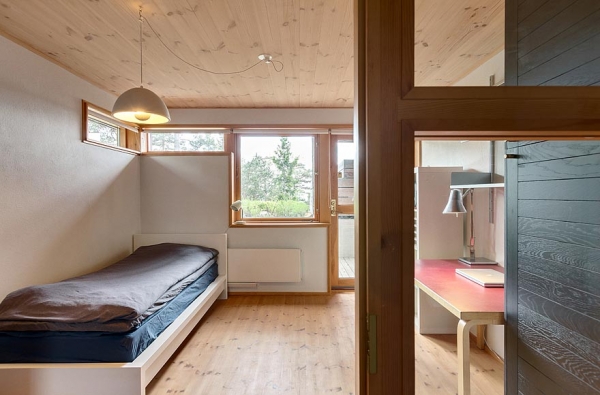 wooden-house-by-the-lake-17