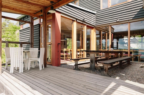 wooden-house-by-the-lake-4