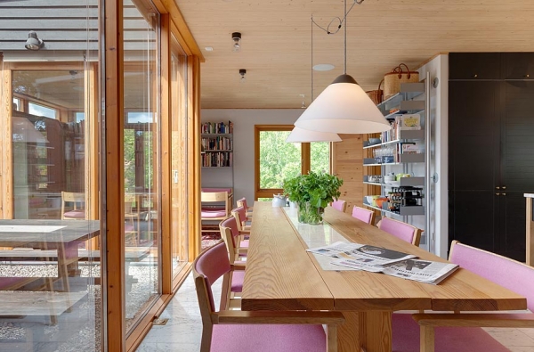 wooden-house-by-the-lake-9
