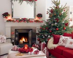 Traditional Christmas decor in red and green (22)