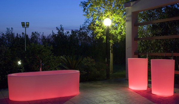 Unique illuminated bathtubs Unique illuminated bathtubs
