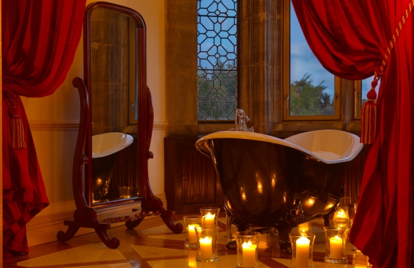 20 Romantic Bathroom Designs