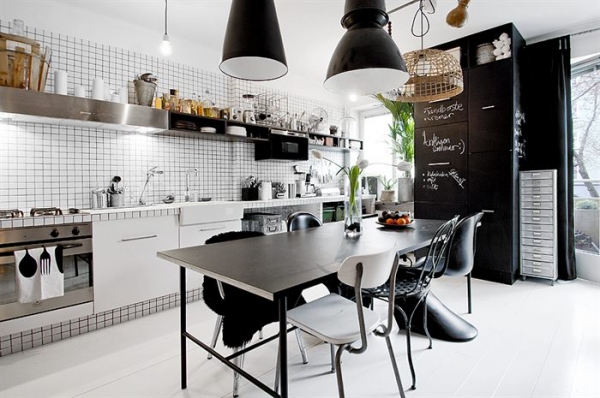 A-Favorite-Black-And-White-Interior-Design-1