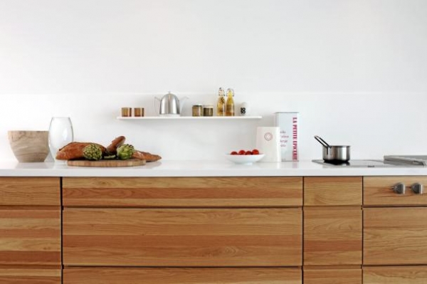 A-Modern-And-Inviting-Oak-Kitchen-3