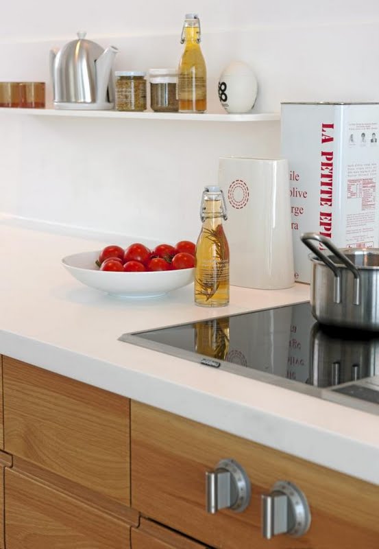 A-Modern-And-Inviting-Oak-Kitchen-5