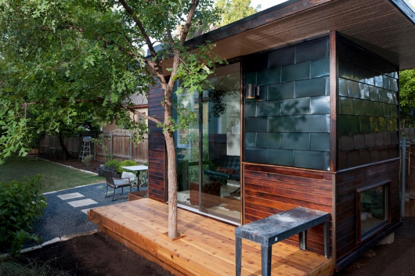 A-Remarkable-Backyard-Office-5