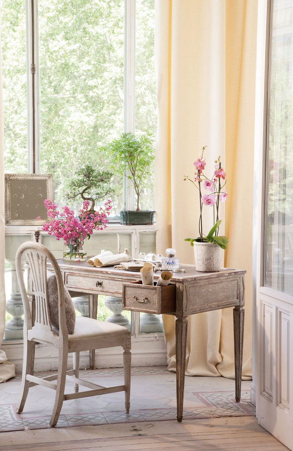 A romantic interior by isabel flores adorable home for La maison de rose arredamento country shabby chic provenzale