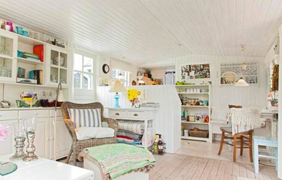 A Scandinavian Dream Inside An Adorable Tiny Home (2)