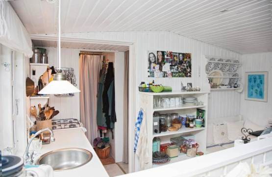 A Scandinavian Dream Inside An Adorable Tiny Home (3)