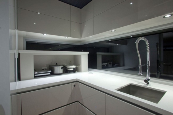 A-Stylish-Kitchen-With-Form-And-Function-7