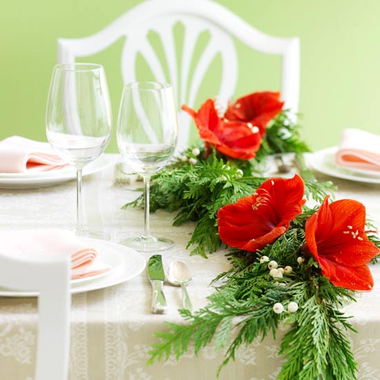 Add-Flower-Arrangements-To-Your-Festive-Decorations-20