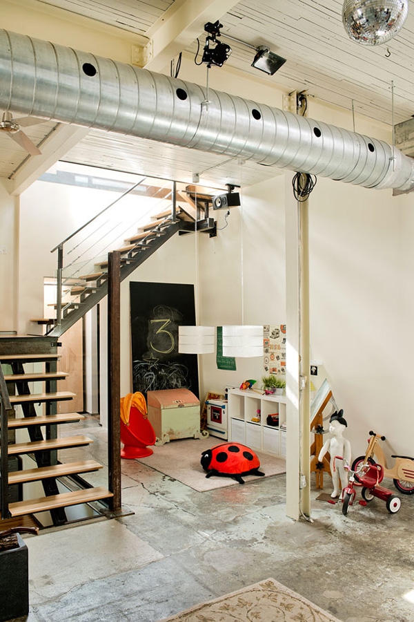 Amazing Warehouse Conversion Creates A Dream Home (11)