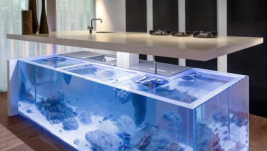 An Aquarium Kitchen Island That Makes A Splash  (2)