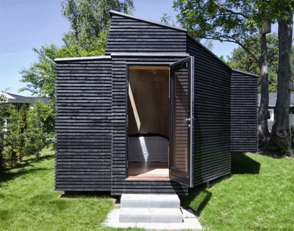 Beautiful-And-Inviting-A-Tiny-Guest-House-2