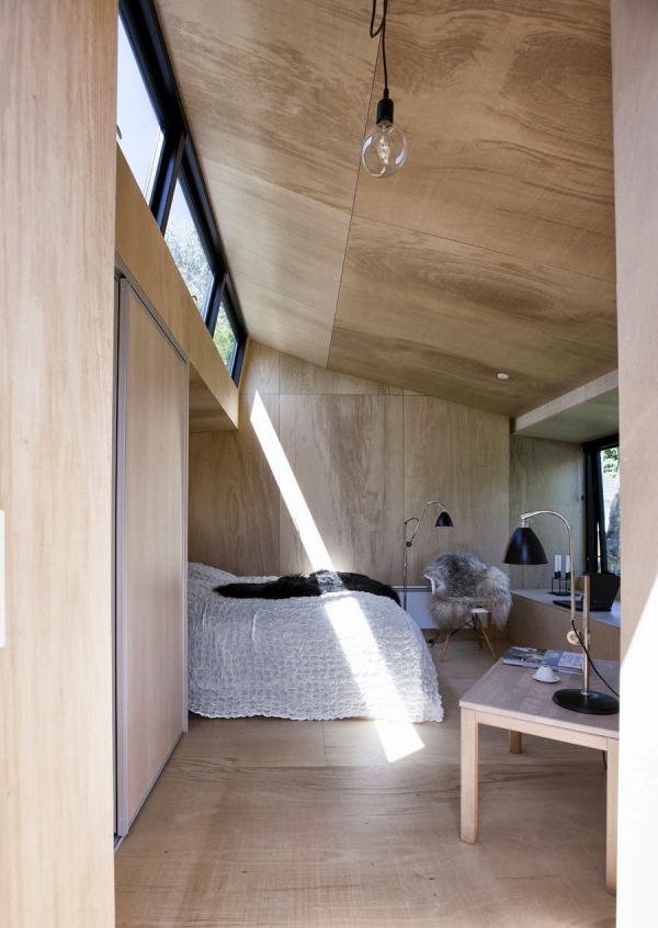 Beautiful-And-Inviting-A-Tiny-Guest-House-3