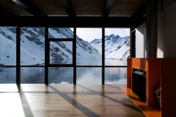 Beautiful-Mountain-Chalet-Tucked-Away-In-The-Andes-7