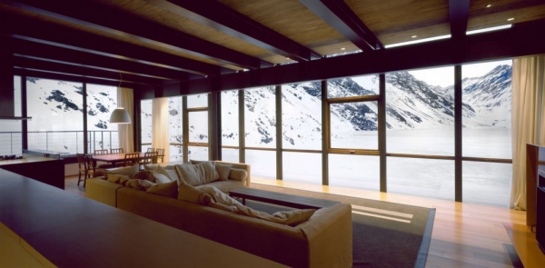 Beautiful-Mountain-Chalet-Tucked-Away-In-The-Andes-8