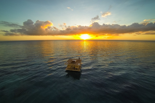 Floating Cabin (4)