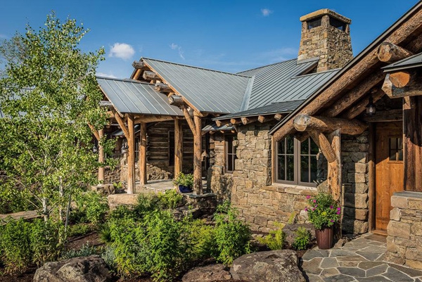 Charming Rustic House Tucked Away In Montana (3)