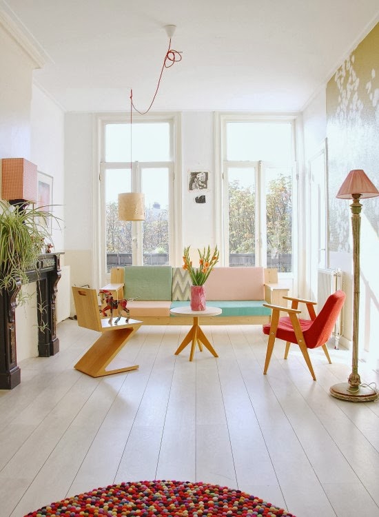 Cheerful-Apartment-With-A-Shabby-Chic-Appeal-1