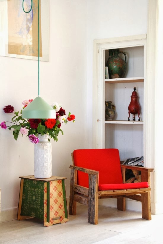 Cheerful-Apartment-With-A-Shabby-Chic-Appeal-4