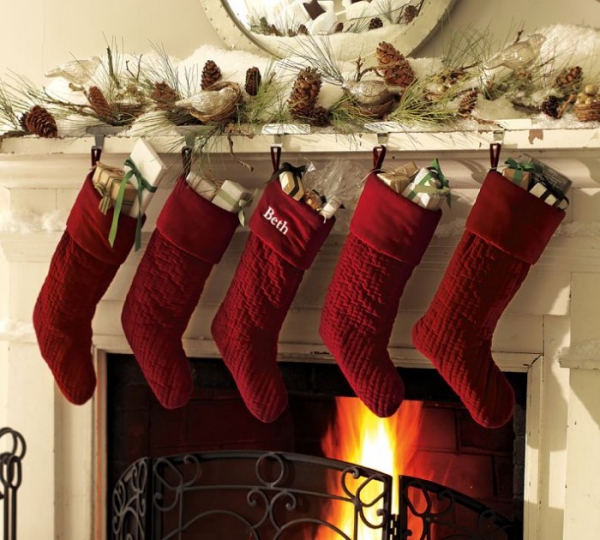 Christmas-Mantelpiece-Decorating-Ideas-6