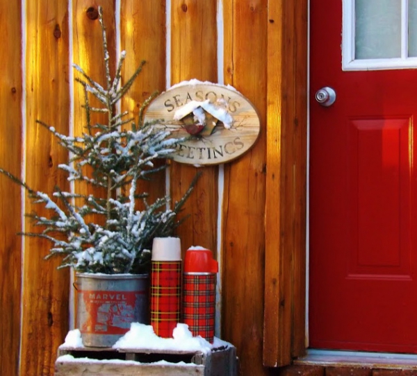 Christmas-Porch-And-Front-Door-Decorating-Ideas-4