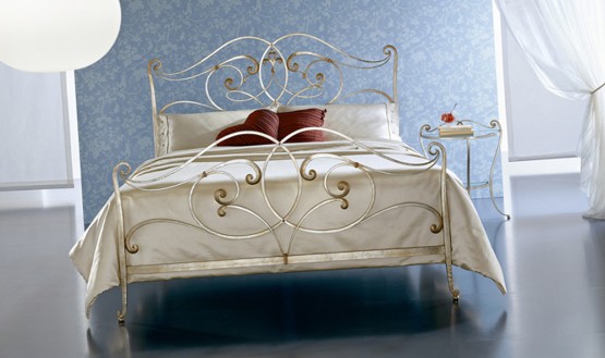 Classic-Wrought-Iron-Beds-By-Ciacci-12