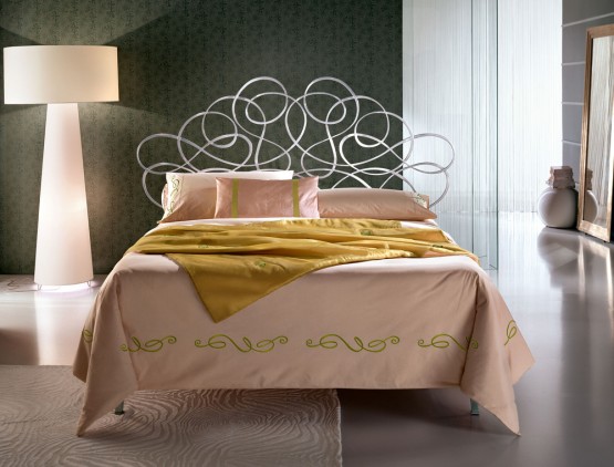 Classic-Wrought-Iron-Beds-By-Ciacci-20