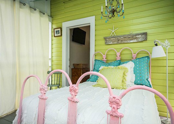 Colorful-Cottage-With-The-Cuteness-Factor-8