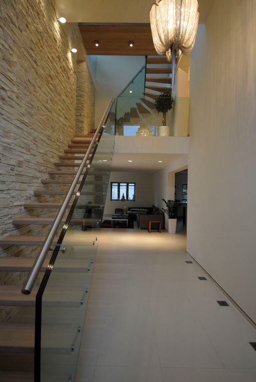 Contemporary Staircases Can Make A Home (17)