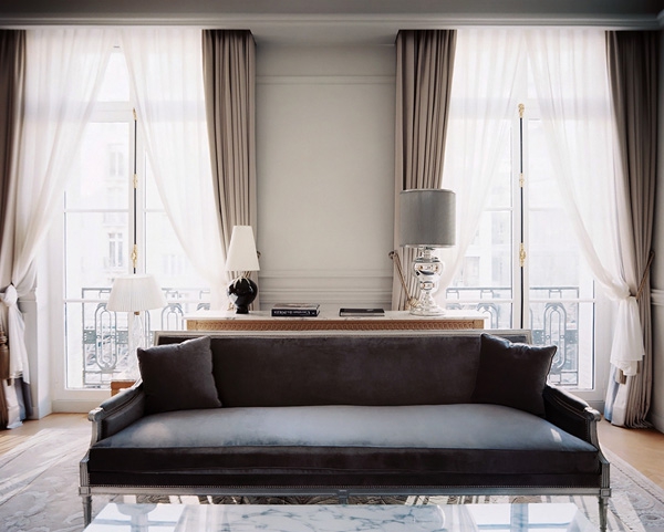 Cozy-And-Delicate-Paris-Hotel-1