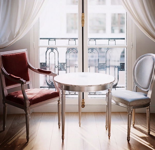 Cozy-And-Delicate-Paris-Hotel-3