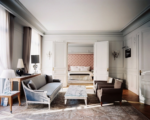 Cozy-And-Delicate-Paris-Hotel-4