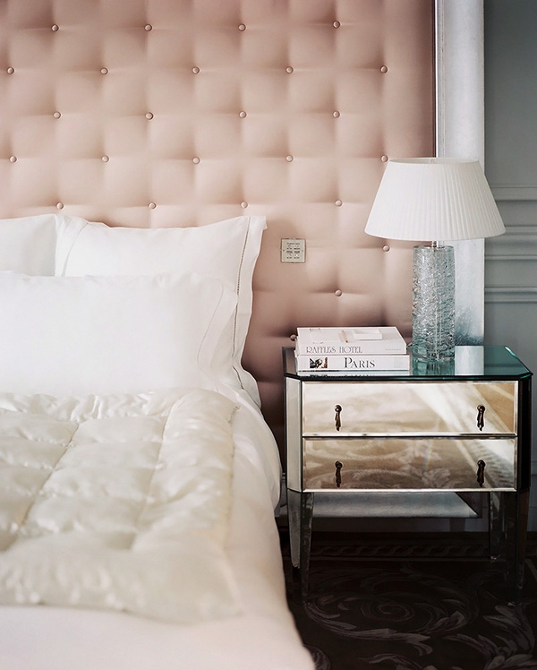 Cozy-And-Delicate-Paris-Hotel-6