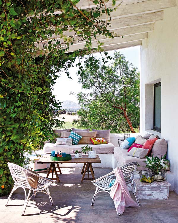 Create-Your-Own-Haven-In-An-Outdoor-Space-4