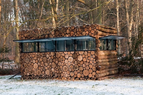 Creatively-Crafted-Tree-Trunk-House-1