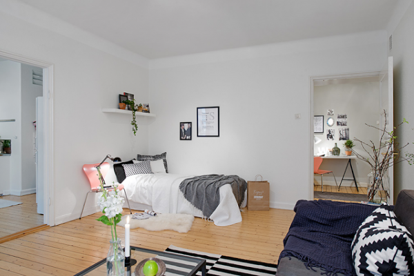 Cute apartment  with simple black and white decor  