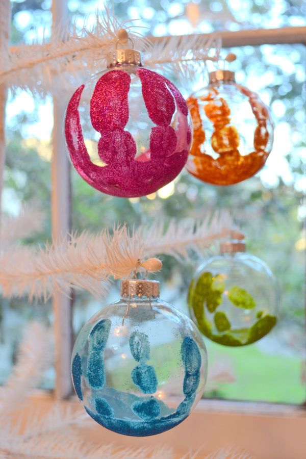 Decorate-With-Christmas-Ball-Ornaments-10