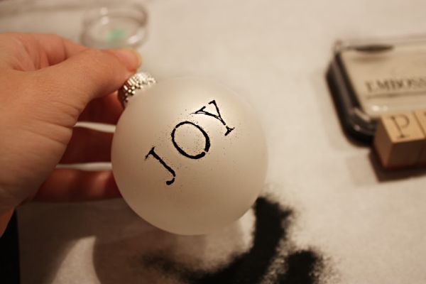 Decorate-With-Christmas-Ball-Ornaments-11