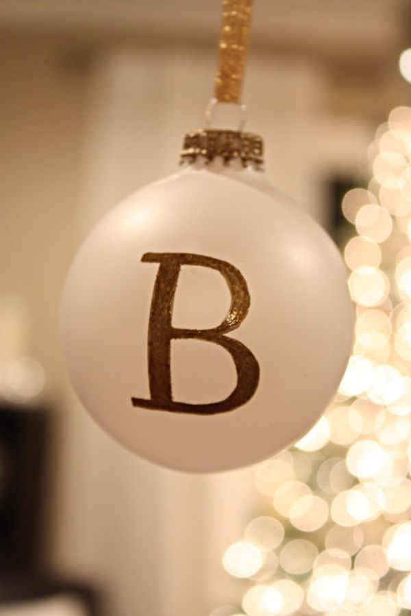 Decorate-With-Christmas-Ball-Ornaments-12