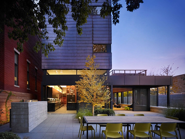 Contemporary Family Residence (19)