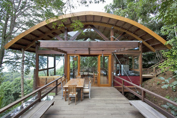 Environment-Friendly-House-In-The-Brazilian-Forest-1