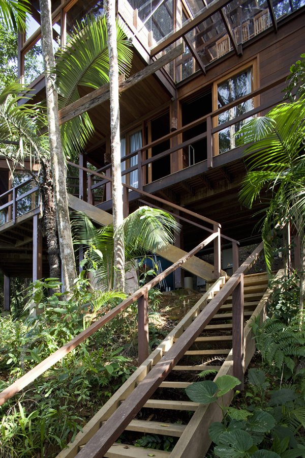 Environment-Friendly-House-In-The-Brazilian-Forest-10