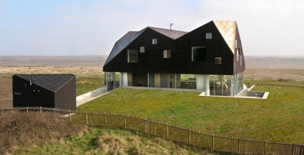 Floating-Dune-House-In-England-2