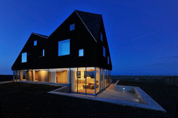 Floating-Dune-House-In-England-5