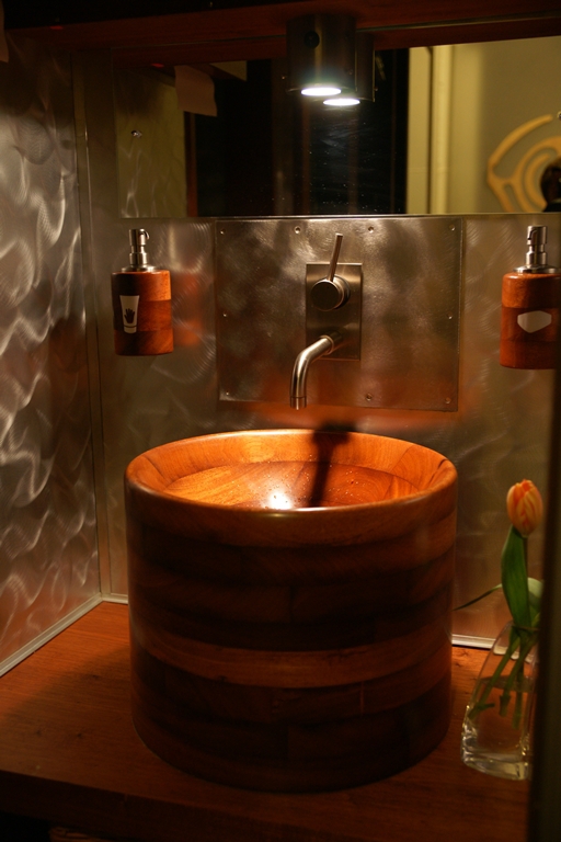 Wooden-Bathtub-8