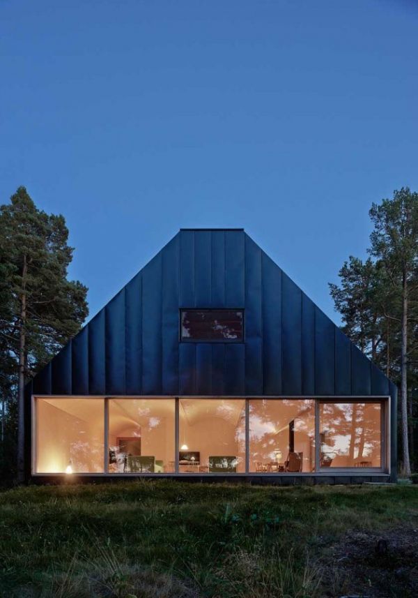 Scandinavian Family Vacation House (2)